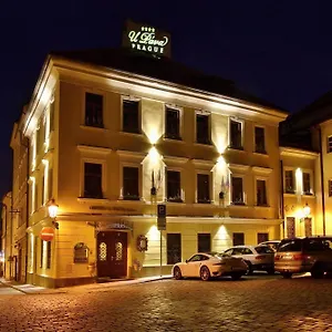 U Pava 4*, Prag Çek Cumhuriyeti