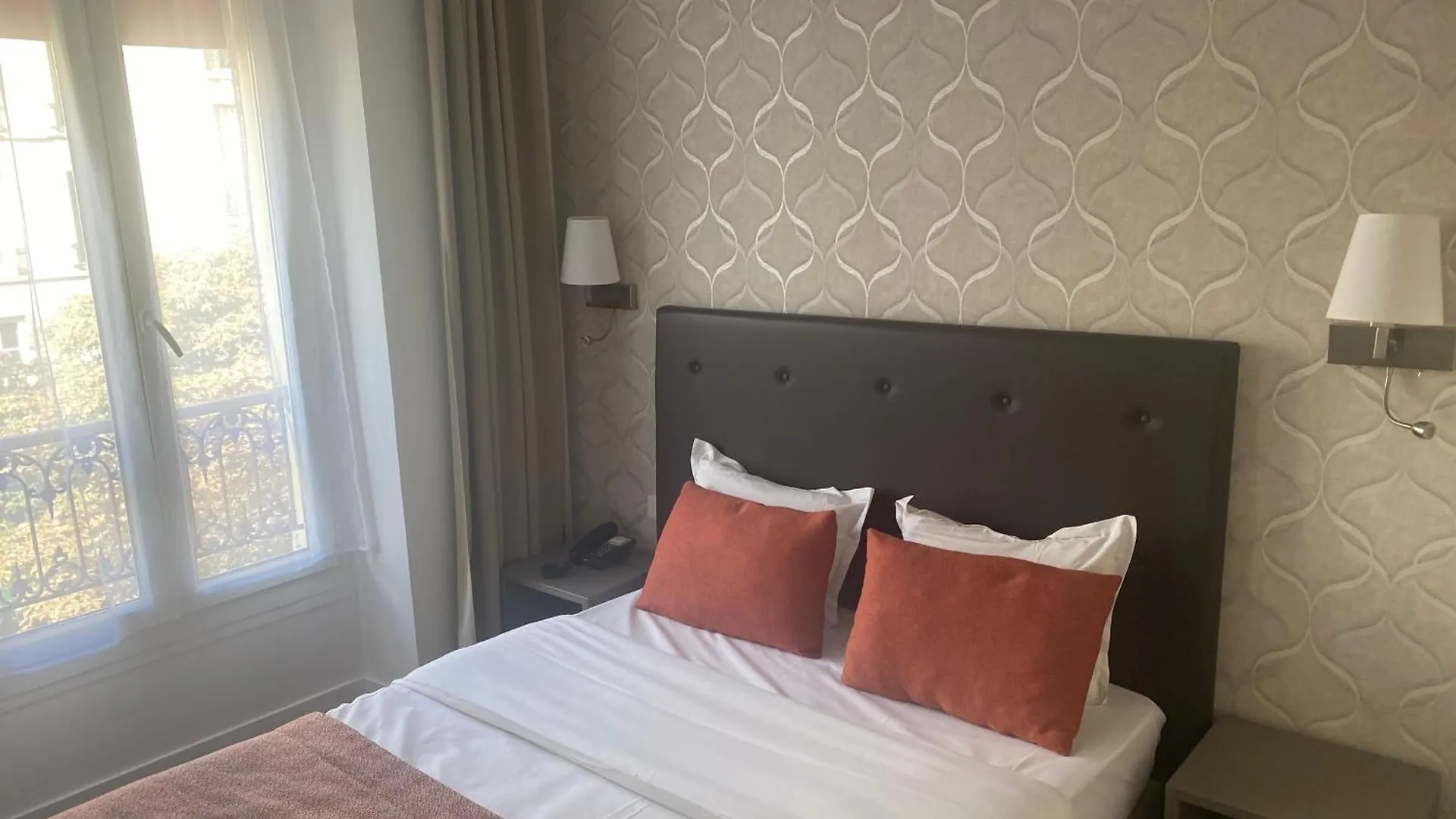 **  Hotel De Venise Paris Fransa
